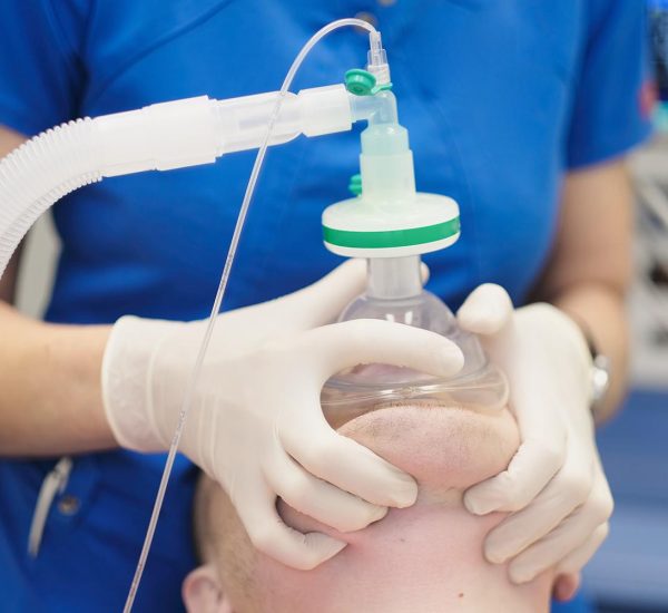 The doctor anesthesiologist enters the patient into a medical dream before the operation